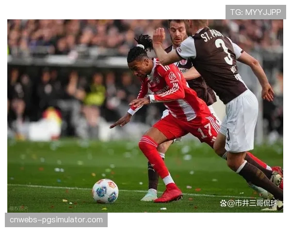 拜仁vs圣保利半场战报：穆西亚拉助攻莱默首开纪录